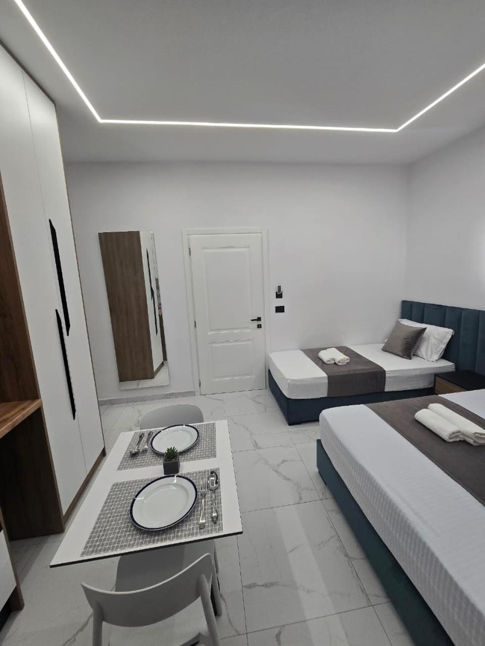 Elite Inn Вльора Екстер'єр фото